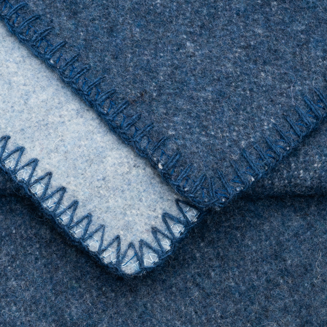 80% Merino wool blanket · 7